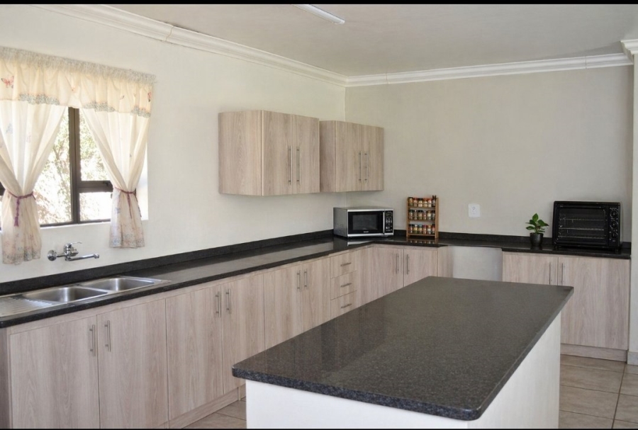 4 Bedroom Property for Sale in Flamwood North West